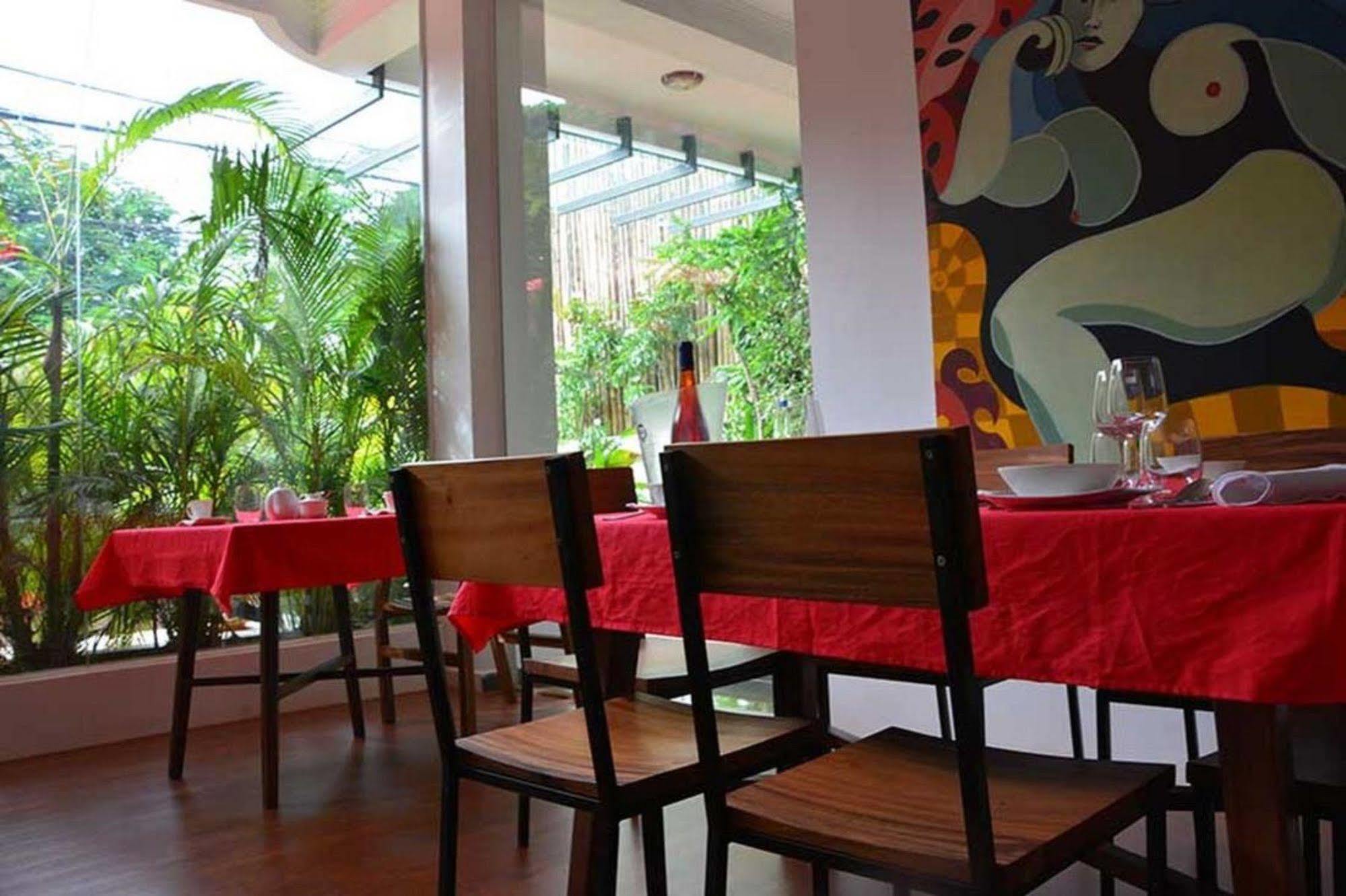 Tranquil Villa Phnom Penh Ngoại thất bức ảnh